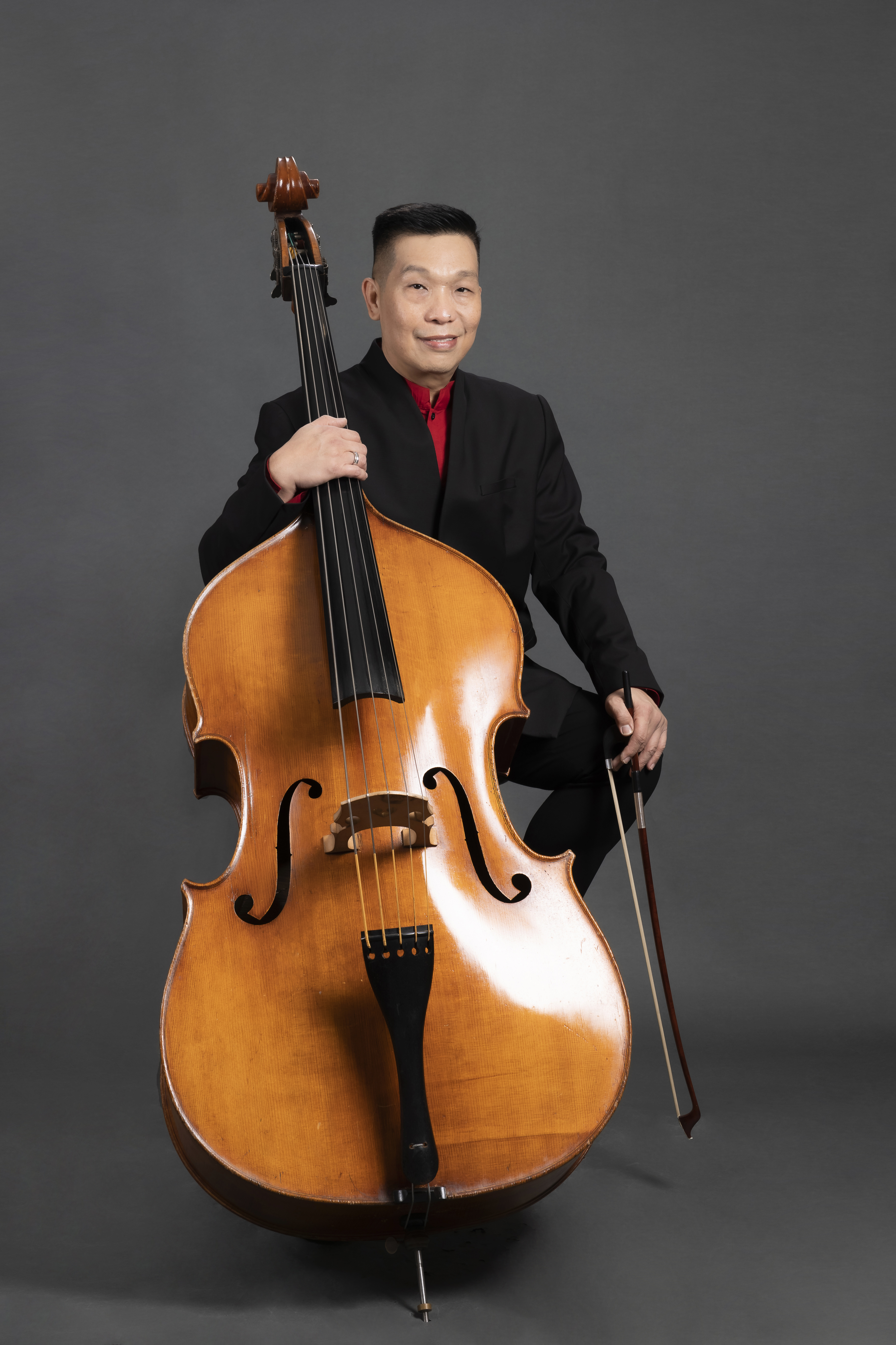 Lee_Khiang 低音提琴